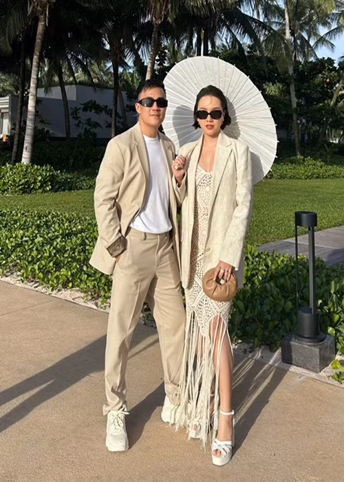 Mới đây, khi rộ tin đồn Băng Di chia tay doanh nhân Justin Chiêm, một người bạn đăng clip cặp đôi này đi ăn tối.