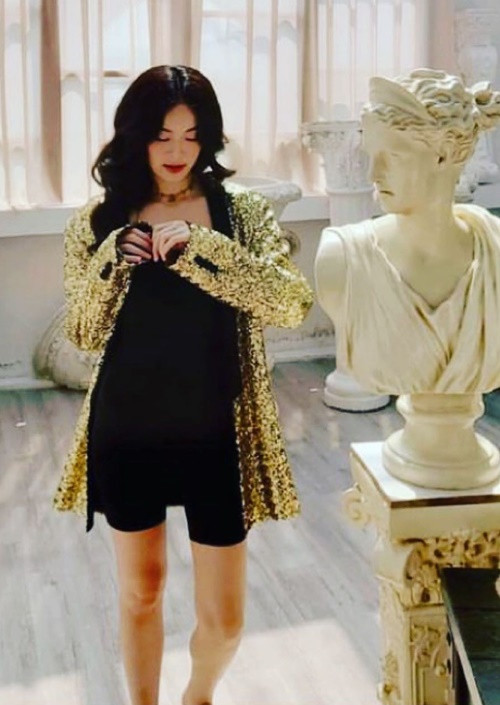 Hot girl sinh năm 1993 đăng hình ảnh vào tháng 1/2023 và không để lại bất kỳ chú thích nào. Ảnh: Instagram Hạ Vi.