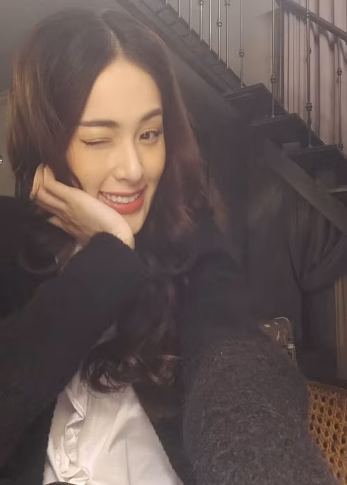 Sau khi chấm dứt mối quan hệ với Cường Đô la, Hạ Vi từng có thời gian không sử dụng mạng xã hội, ít xuất hiện trước công chúng. Ảnh: Instagram Hạ Vi.