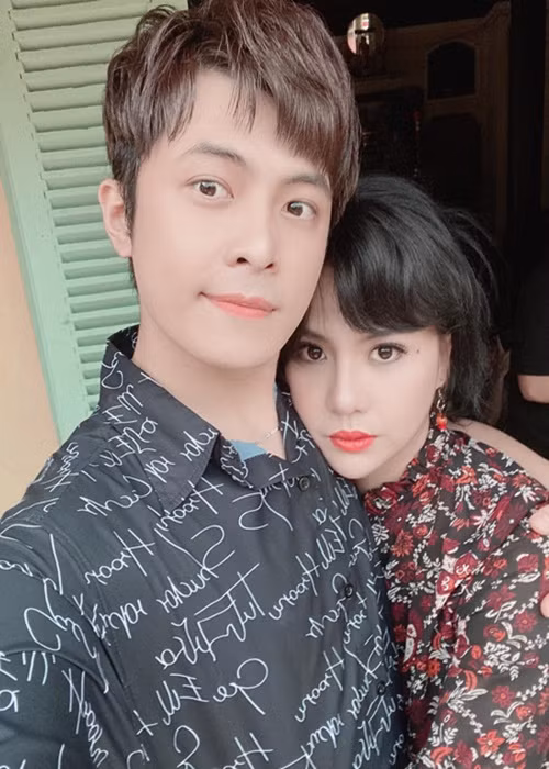 Duy Khánh đầu tư trang phục, kiểu tóc mỗi khi giả gái. Ảnh: FB Duy Khánh.