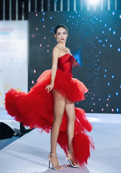Ở cuộc thi Miss Universe Vietnam 2024, Hương Giang - người thầy của Thúy Quỳnh là giám khảo kiêm nhà sản xuất.