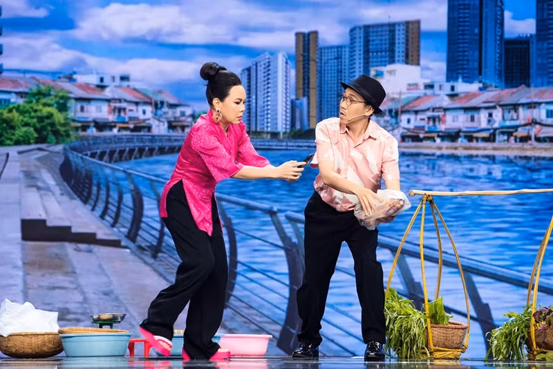 Về nước định cư, Việt Hương tích cực hoạt động nghệ thuật.