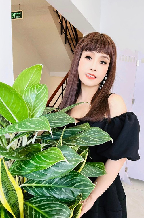 Cuối năm 2018, Kiều Oanh cho biết, cô đã sang tên toàn bộ tài sản cho hai con gái.