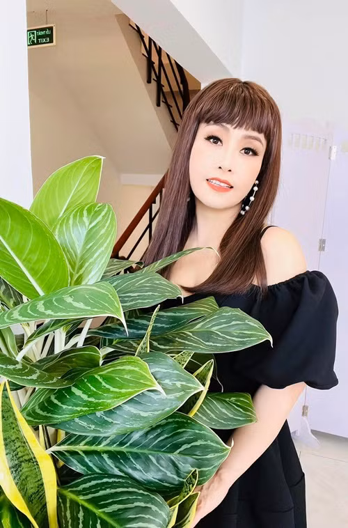 Cuối năm 2018, Kiều Oanh cho biết, cô đã sang tên toàn bộ tài sản cho hai con gái.