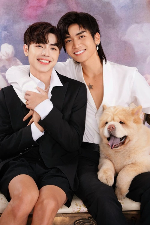 Sau khi gặp nhau, Quang Lâm và BB Trần dọn về sống chung. Tình yêu của cặp đôi này được gia đình hai bên ủng hộ.