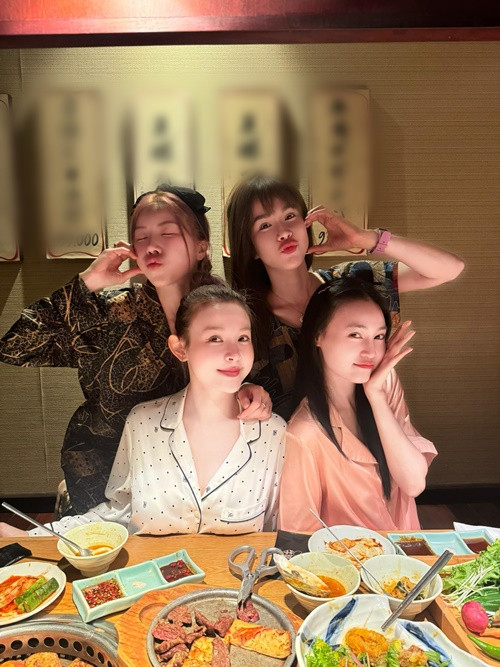 Buổi gặp mặt mới nhất của nhóm thiếu Khổng Tú Quỳnh.