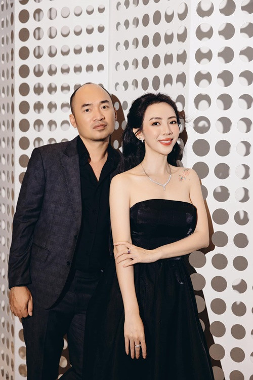 Trong những năm qua, vợ chồng Tiến Luật - Thu Trang kiếm tiền “khủng” nhờ sản xuất phim ảnh, web-drama như: Chị Mười Ba: 3 ngày sinh tử, Nghề siêu dễ, Thập tam muội, Gia đình bá đạo, Chuyện xóm tui, Con Nhót mót chồng. Ảnh: FBNV.