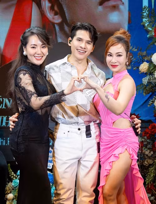 Trong mắt Quốc Thiên, Uyên Linh đầy mạnh mẽ, thẳng thắn. Ảnh: FB Quốc Thiên.