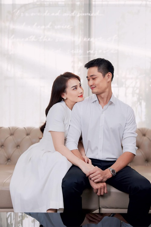 Trong cuộc phỏng vấn với VOV, chia sẻ bí quyết giữ lửa hôn nhân, Bảo Thanh cho hay: "Chúng tôi chưa bao giờ áp đặt nhau: lập gia đình rồi phải có trách nhiệm nghĩa vụ gì, là chồng anh phải thế này, hay là vợ em phải thế kia. Chúng tôi nói chuyện, chia sẻ với nhau như hai người bạn thân thiết, hai tri kỷ".