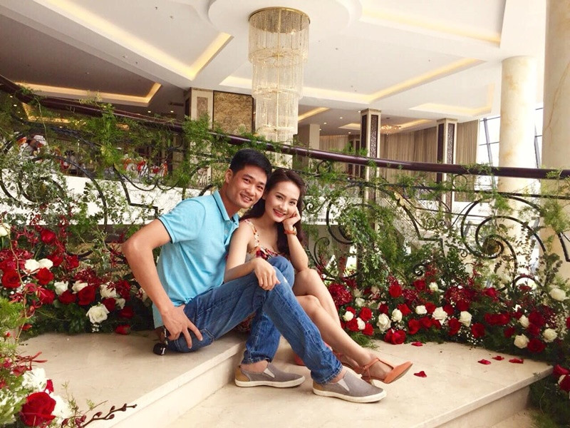 Theo Tiền Phong, Bảo Thanh kết hôn năm 21 tuổi khi đang là sinh viên năm 3 trường Đại học Sân khấu Điện ảnh.