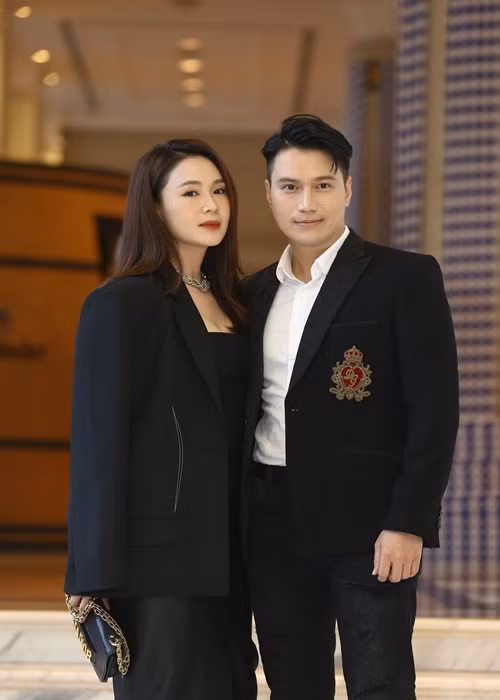 Trước Cù Thị Trà, Hồng Diễm cũng là dàn mỹ nhân đóng cặp với Việt Anh. Hồng Diễm và Việt Anh từng đóng vợ chồng trong phim "Hành trình công lý". Ảnh: Vietnamnet.