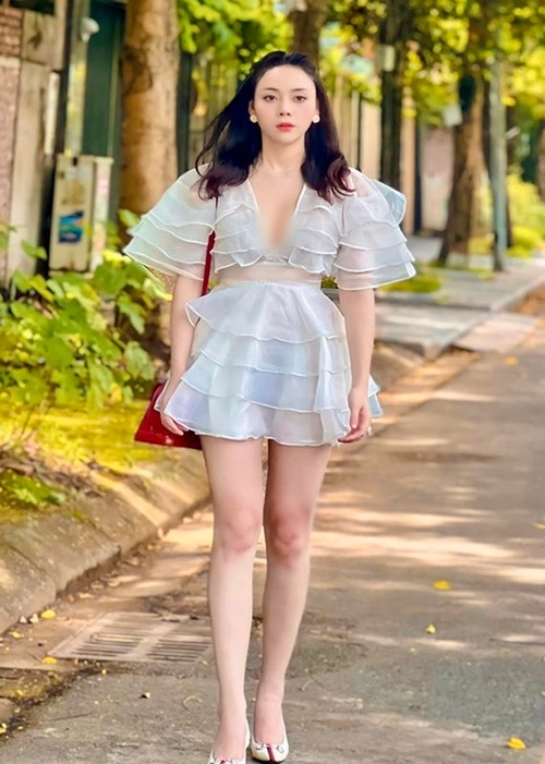 Huyền Trang sở hữu vóc dáng quyến rũ khiến người đối diện khó rời mắt. Ảnh: FB Huyền Trang.