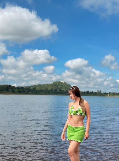 Hình ảnh nóng bỏng của con gái Hoàng Mập thu hút sự chú ý của nhiều cư dân mạng.