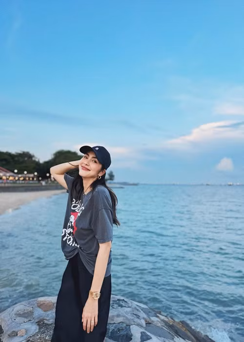 Hà Tăng chỉ sử dụng Instagram và Facebook.