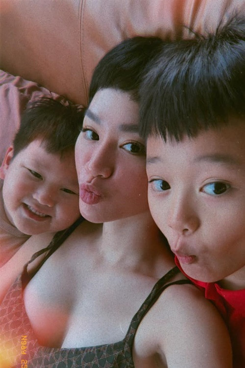 Bé Gia Huy kháu khỉnh như hot boy nhí.