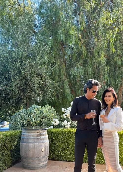 Cách đây không lâu, Kỳ Duyên đăng ảnh tình tứ bên Trịnh Hội khi cả hai dự một đám cưới.