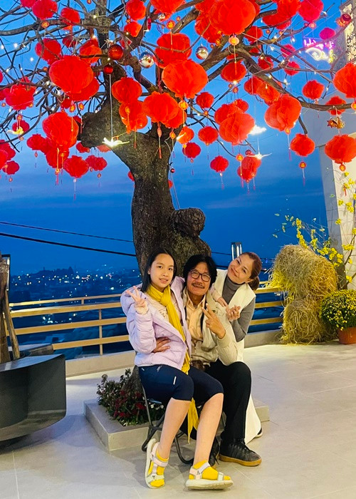 Con gái Công Ninh năm nay học lớp 6.