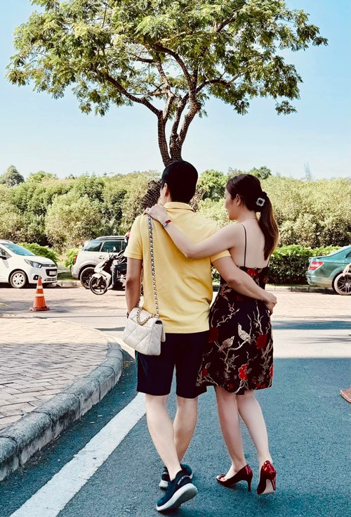 Sống chung được 17 năm, có hai con chung, vợ chồng Thanh Thảo vẫn mặn nồng như ngày mới yêu.