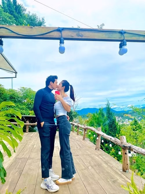 Trong một chương trình, Thảo Trang tâm sự, về chung một nhà, cả hai chưa từng giận nhau quá 30 phút.