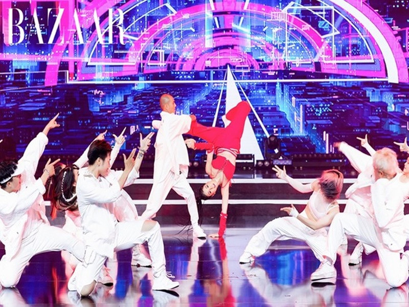 Diệp Lâm Anh chia sẻ, sau khi sinh nở, thể lực của cô không được tốt như trước. Ảnh: Bazaarvietnam.