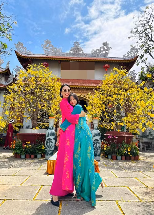 Ngọc Diễm chia sẻ trên Người Lao Động, ái nữ thích những giá trị văn hóa truyền thống của Việt Nam lẫn nước ngoài, như áo dài, cổ phục, nhạc cổ điển, opera, nhạc kịch, các tác phẩm hội họa mang hơi hướng cổ điển… Ảnh: FB Ngọc Diễm.