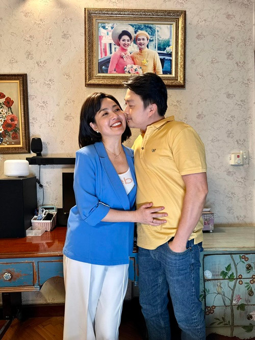 Về chung một nhà, Tuấn Khải và Lê Khánh luôn cố gắng hiểu nhau nhiều hơn để những bất đồng của cả hai ngày càng ít lại. Thông thường khi vợ chồng giận nhau, Tuấn Khải sẽ là người chủ động làm lành trước.