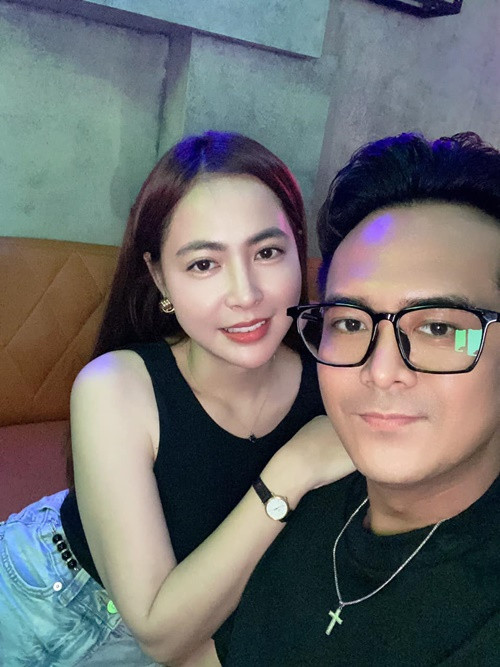 Tuệ Tâm và Hùng Thuận có nhiều khoảnh khắc tình tứ bên nhau. Ảnh: FBNV.