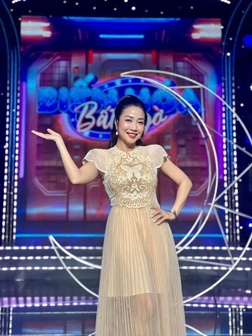 Nữ MC còn tham gia gameshow, diễn kịch.