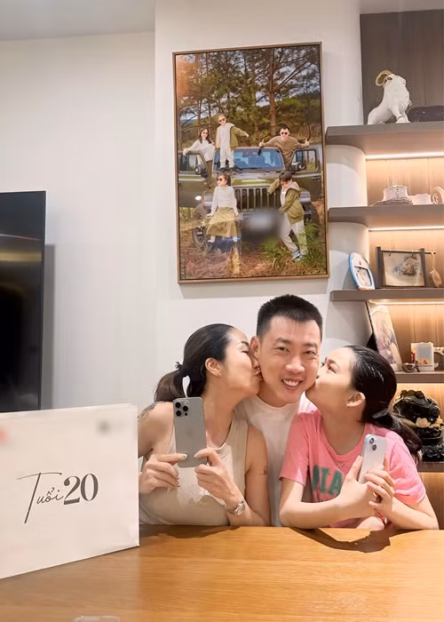 Tin đồn Ốc Thanh Vân ly hôn rộ lên khi nữ MC sống cùng các con ở Úc. Trong livestream, Ốc Thanh Vân khẳng định, hôn nhân của cô vẫn hạnh phúc.