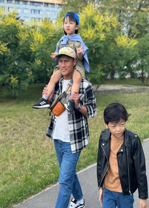 Hai con trai của Kỳ Hân và Mạc Hồng Quân đều kháu khỉnh.