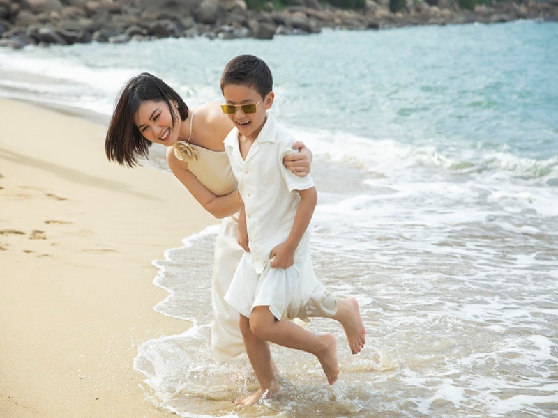 Mỗi cuối tuần, Thủy Tiên đưa con trai đi chơi hoặc tham gia chương trình.