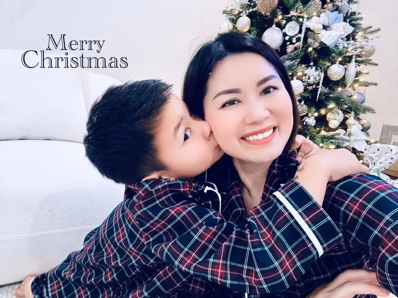 Nữ doanh nhân 8x ngày càng trẻ trung.