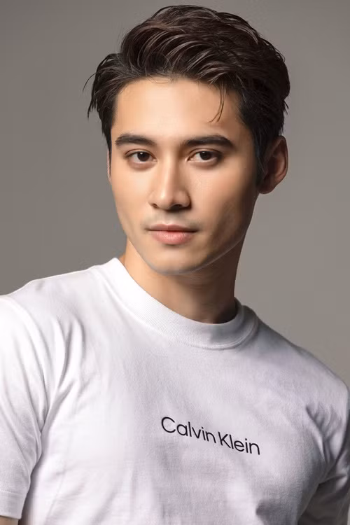 Tân Nam vương Thế giới Việt Nam sở hữu gương mặt nam tính.