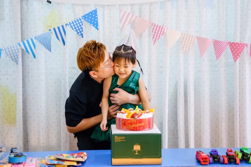 Con gái Sỹ Luân càng lớn càng đáng yêu. Nam ca sĩ cho biết, bé An Nhiên là động lực rất lớn cho anh để làm việc, tiếp tục sống và tràn đầy năng lượng. Ảnh: FB Sỹ Luân.