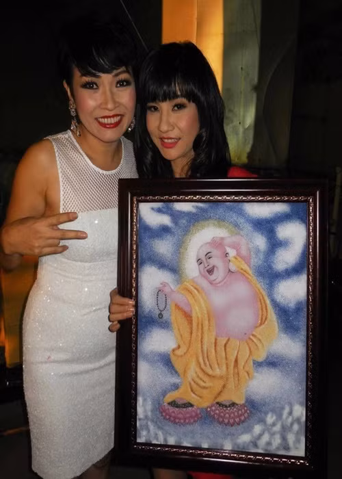 Cát Phượng và Phương Thanh đều đang làm mẹ đơn thân. Ảnh: Người Lao Động.