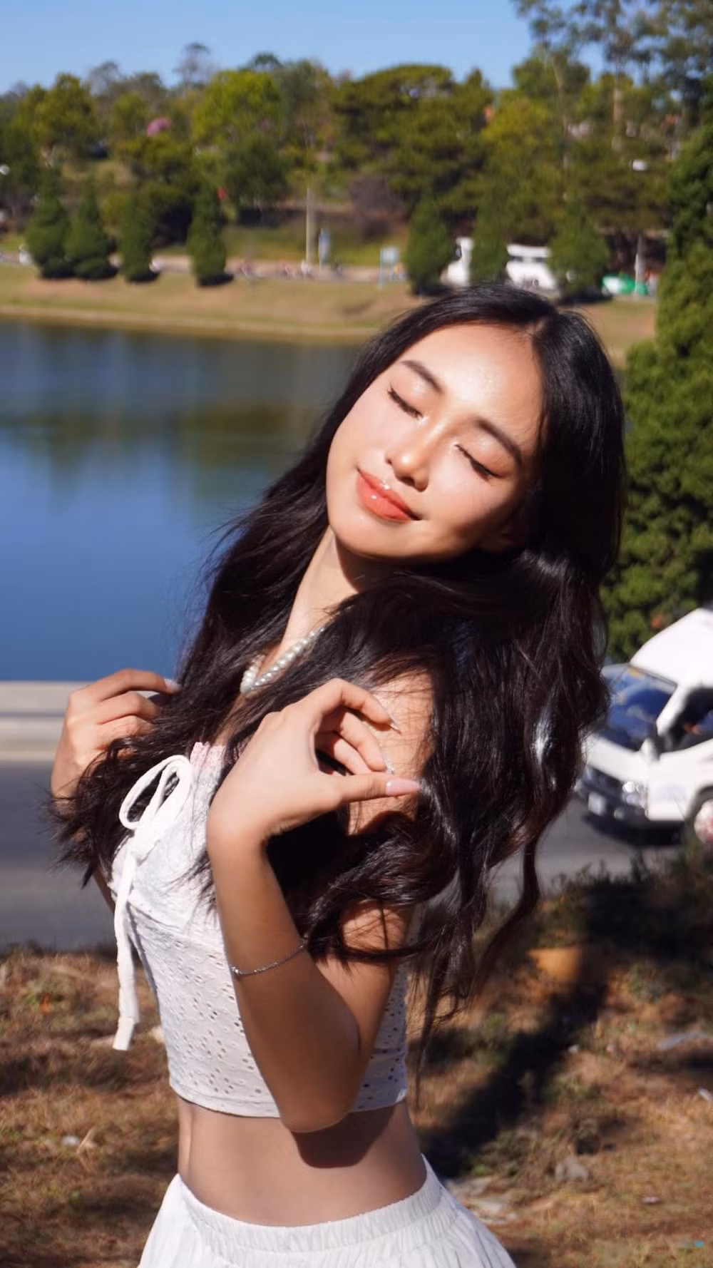 Hiện tại, Quế Khanh đang học ngành Truyền thông Đa phương tiện tại Đại học Cần Thơ. Cô cũng đào tạo và dạy khiêu vũ thể thao cho các vận động viên nhí.