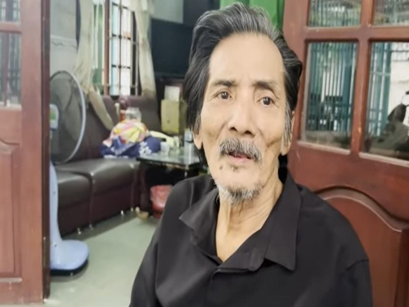 Tháng 4/2024, theo Dân Việt, sau khi rời nhà nhạc sĩ Tô Hiếu, Thương Tín về sống với vợ con ở Phan Rang. Tuy nhiên, Bùi Kim Chi hay cằn nhằn, giận hờn nên nam diễn viên về nhà mẹ đẻ. Ảnh: Saostar.