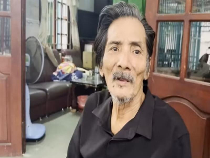 Tháng 4/2024, theo Dân Việt, sau khi rời nhà nhạc sĩ Tô Hiếu, Thương Tín về sống với vợ con ở Phan Rang. Tuy nhiên, Bùi Kim Chi hay cằn nhằn, giận hờn nên nam diễn viên về nhà mẹ đẻ. Ảnh: Saostar.