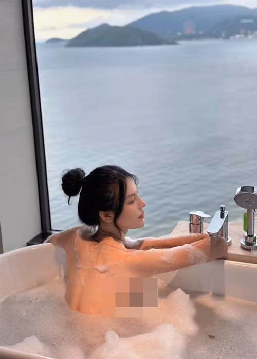 Tường San ngày càng nóng bỏng sau khi giành danh hiệu á hậu 1.