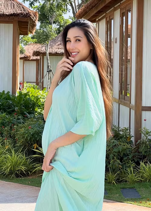 Võ Hoàng Yến mang bầu 32 tuần và từ Mỹ về Việt Nam cách đây ít ngày. Ảnh: FB Võ Hoàng Yến.