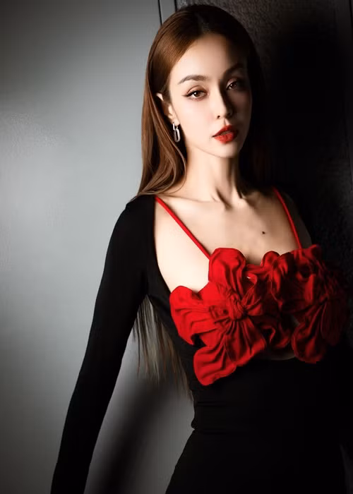 "Bông hồng lai" từng không quan tâm mảng người mẫu, hoa hậu.