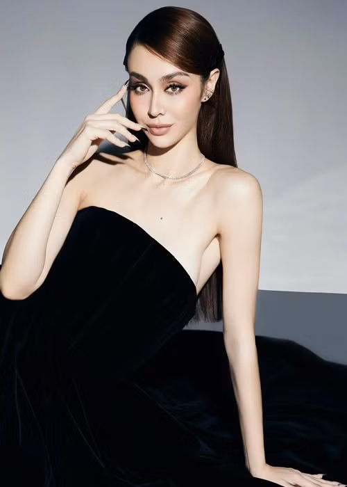 Lợi thế của MLee khi thi nhan sắc là vẻ đẹp lai Việt - Pháp.