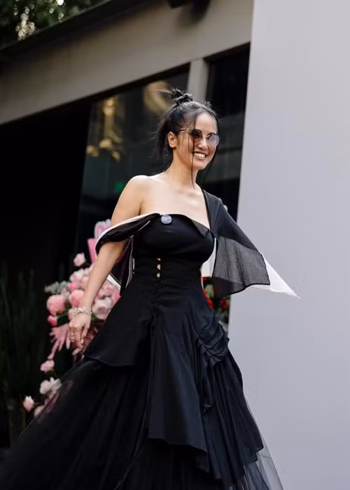 Nữ ca sĩ vẫn thường xuyên bay về nước tham gia các hoạt động nghệ thuật, sự kiện giải trí.