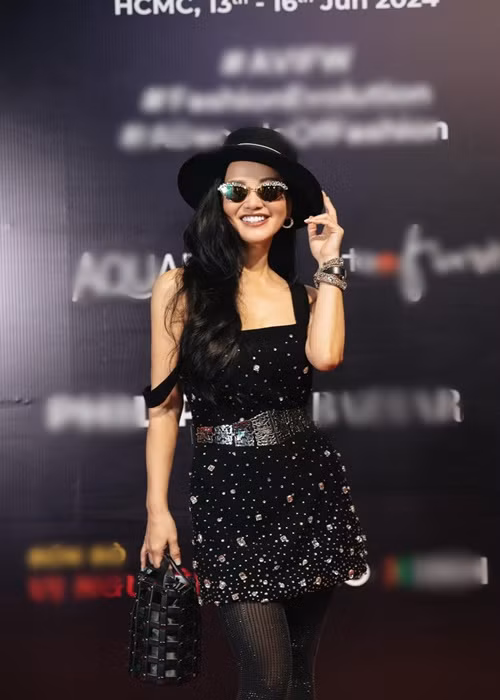 "Cô Bống" hẹn hò kiến trúc sư người Đức Gerhard Heusch trong 4 năm qua.