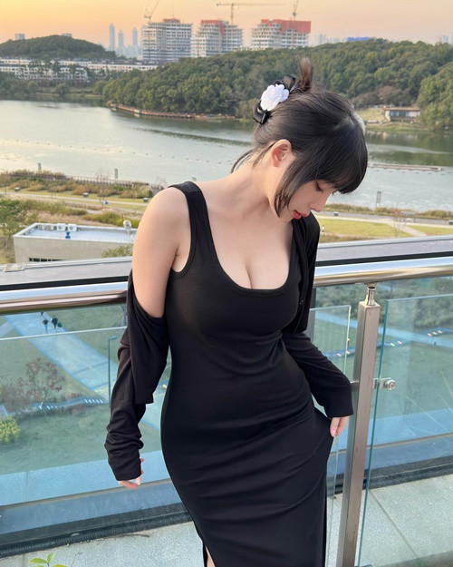 Kang In Kyung hiện tại làm người mẫu, youtuber.