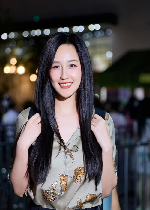 Hơn 10 năm qua, Mai Phương Thúy có một người bạn trai. Nàng hậu không công khai danh tính và hình ảnh của nửa kia nhưng đã có những tiết lộ đáng chú ý. Ảnh: FB Mai Phương Thúy.