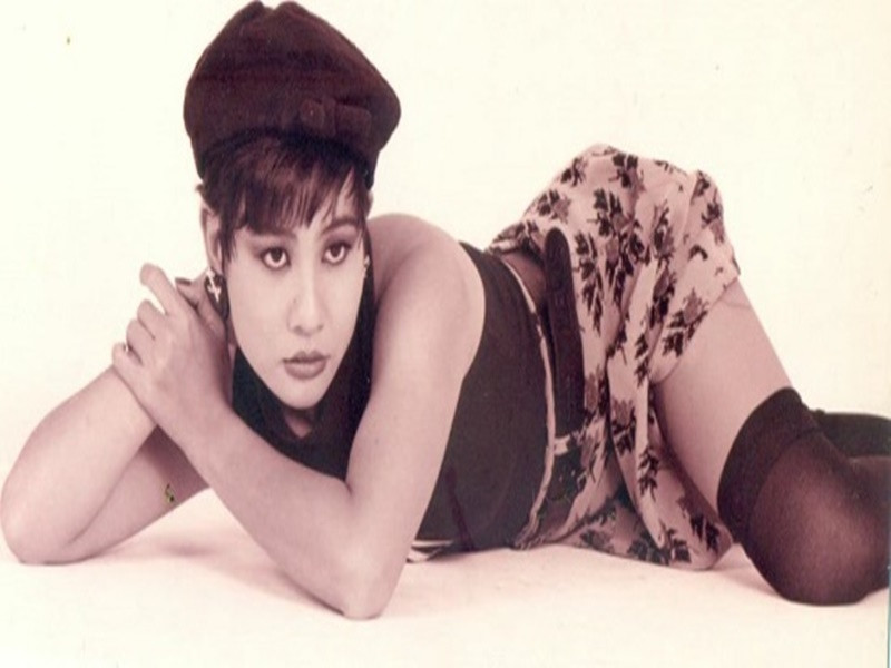 Nữ diễn viên có quá khứ nghèo khó. Trong chương trình Chuyến xe thời gian, Cát Phượng kể, cô từng bị trường cho thôi học. "Muốn học tiếp, tôi phải đóng 400.000 đồng học phí cho một năm. Thời điểm đó, số tiền này đối với tôi quá lớn nên thôi, tôi nghỉ học luôn", cô kể. Ảnh: Đời Sống Pháp Luật.