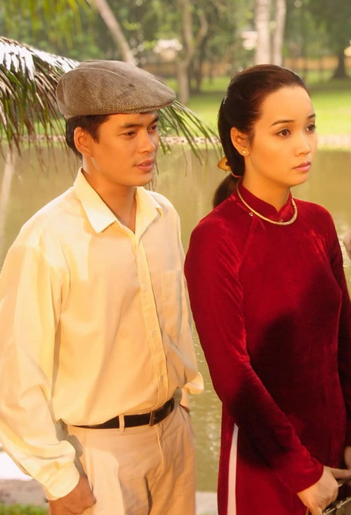 Nhan sắc dịu dàng ngày mới vào nghề của Mai Thu Huyền.