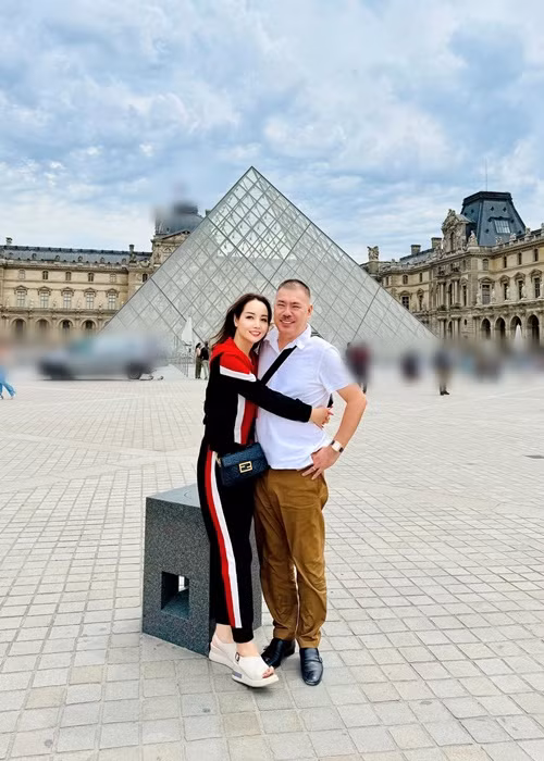 Mai Thu Huyền gọi chồng là người tình trăm năm.