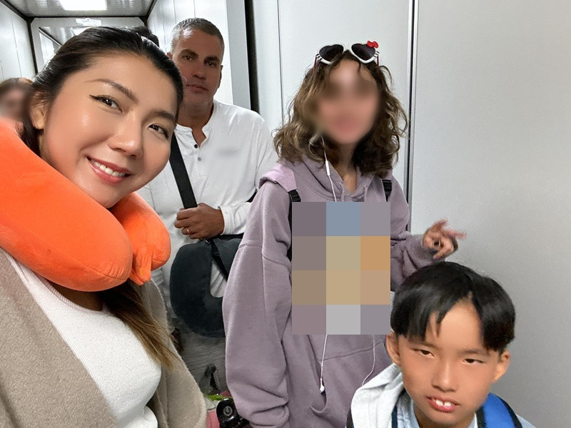 Ngọc Quyên cũng đưa con trai riêng của cô cùng đi du lịch.